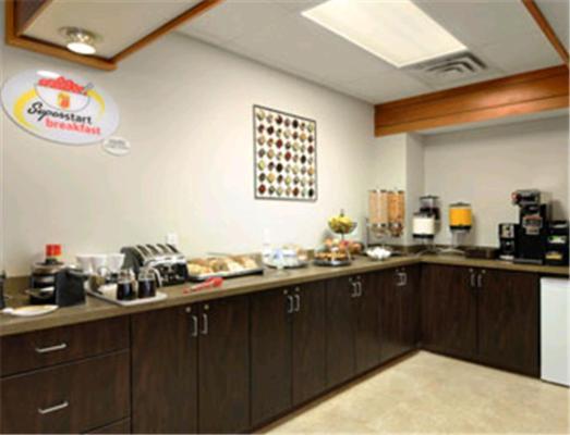 Super 8 By Wyndham Innisfail Exterior photo